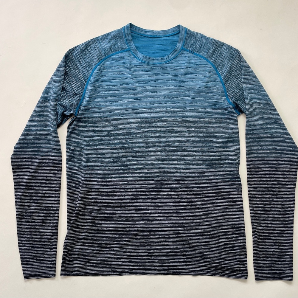 Lululemon Metal Vent Tech Long Sleeve Baltic Blue Ombré Size Medium Workout Gym